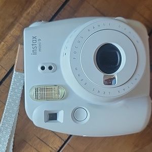 Fujifilm instax mini 9 like brand new